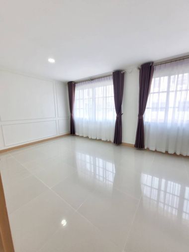 ให้เช่า โฮมออฟฟิศ 4ชั้น 6 นอน 6น้ำ พร้อมอยู่ รีโนเวดใหม่ สวยงาม เพียง50000ต่อเดือน (ไม่รวมจดทะเบียน) ทักไลน์ paolin1 - View 3