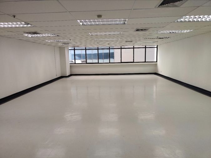 Phayathai Plaza (พญาไท พลาซ่า) ขนาด 136 ตรม ใกล้ทางหนีไฟ - View 2