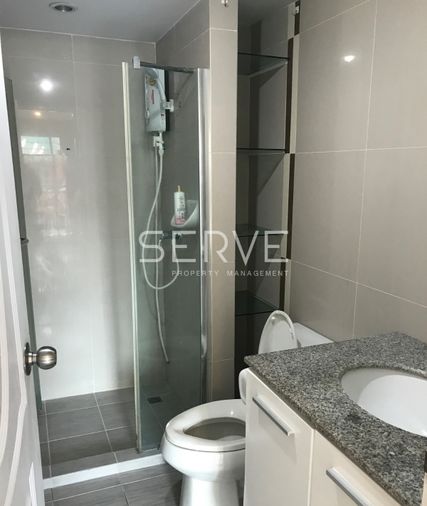 Apartment in krungthephmhankhr, ชุมชนปิยะวัชร, คลองเตย - More