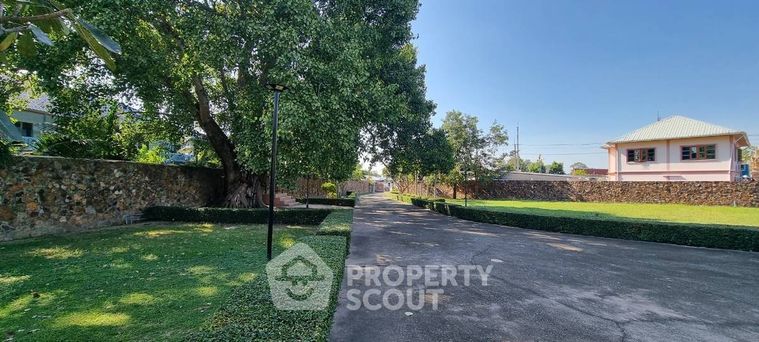 ที่ดินเพื่อขาย โครงการ Land And House For Sale In Mabprachan ใกล้แผนที่ทะเลสาบมาบประชัน (ID 2136941) - More